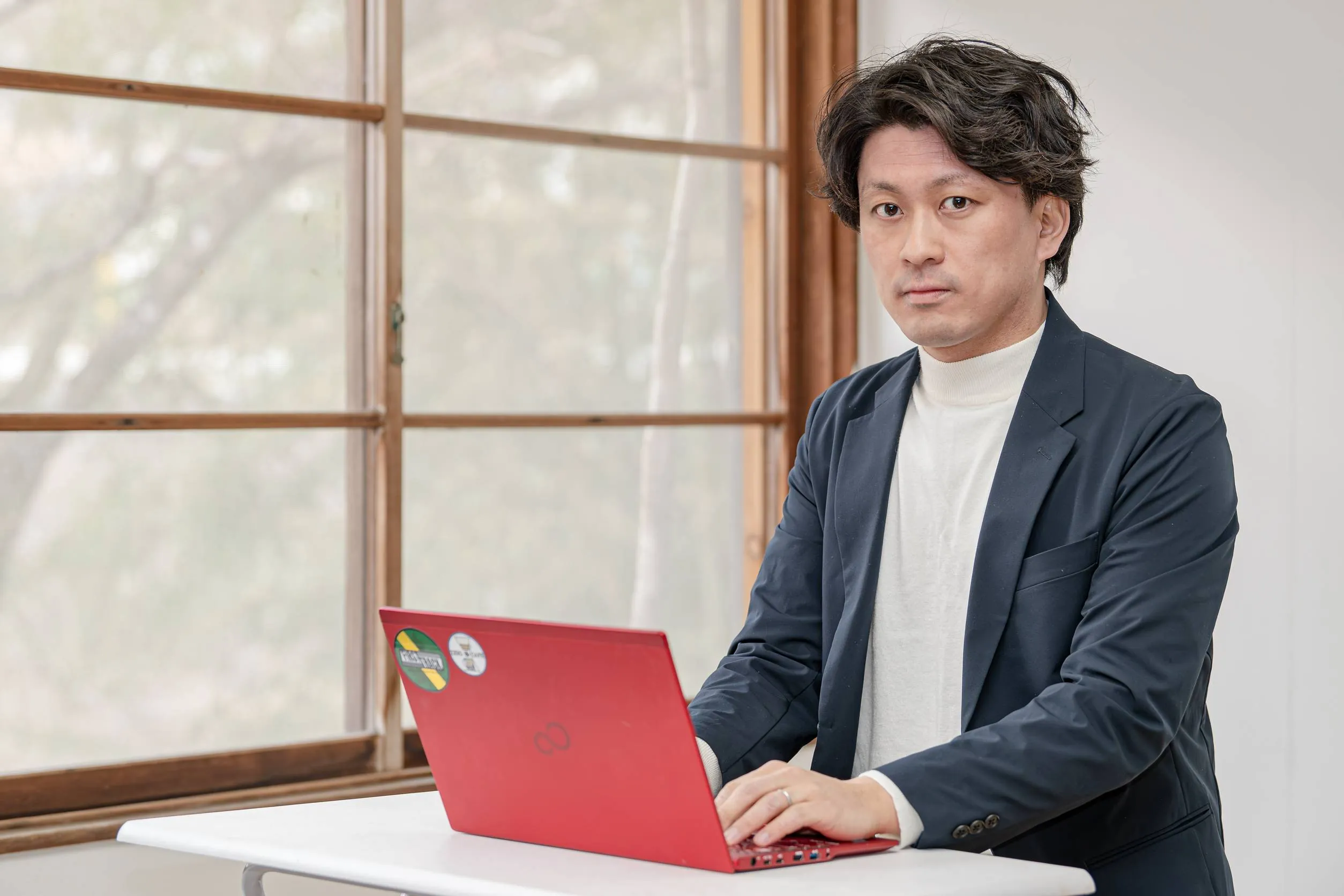 実施レポートをまとめる理学療法士